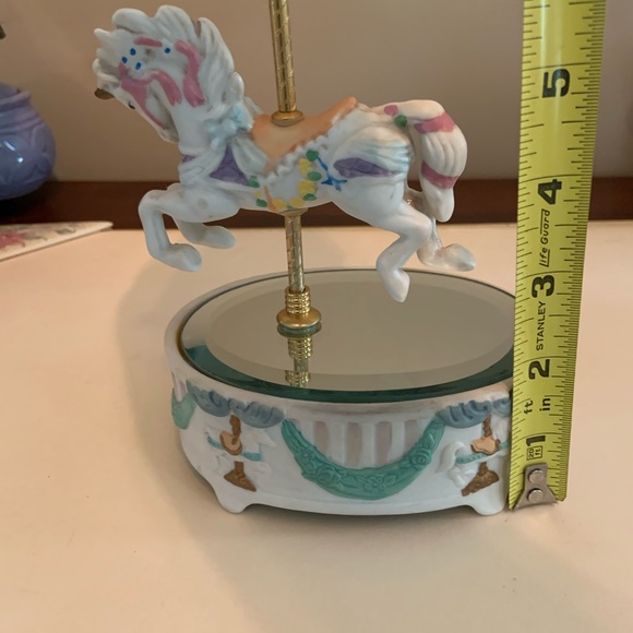 Wind Up Music Box Ceramic Carousel Unicorn - Picture 6 of 6